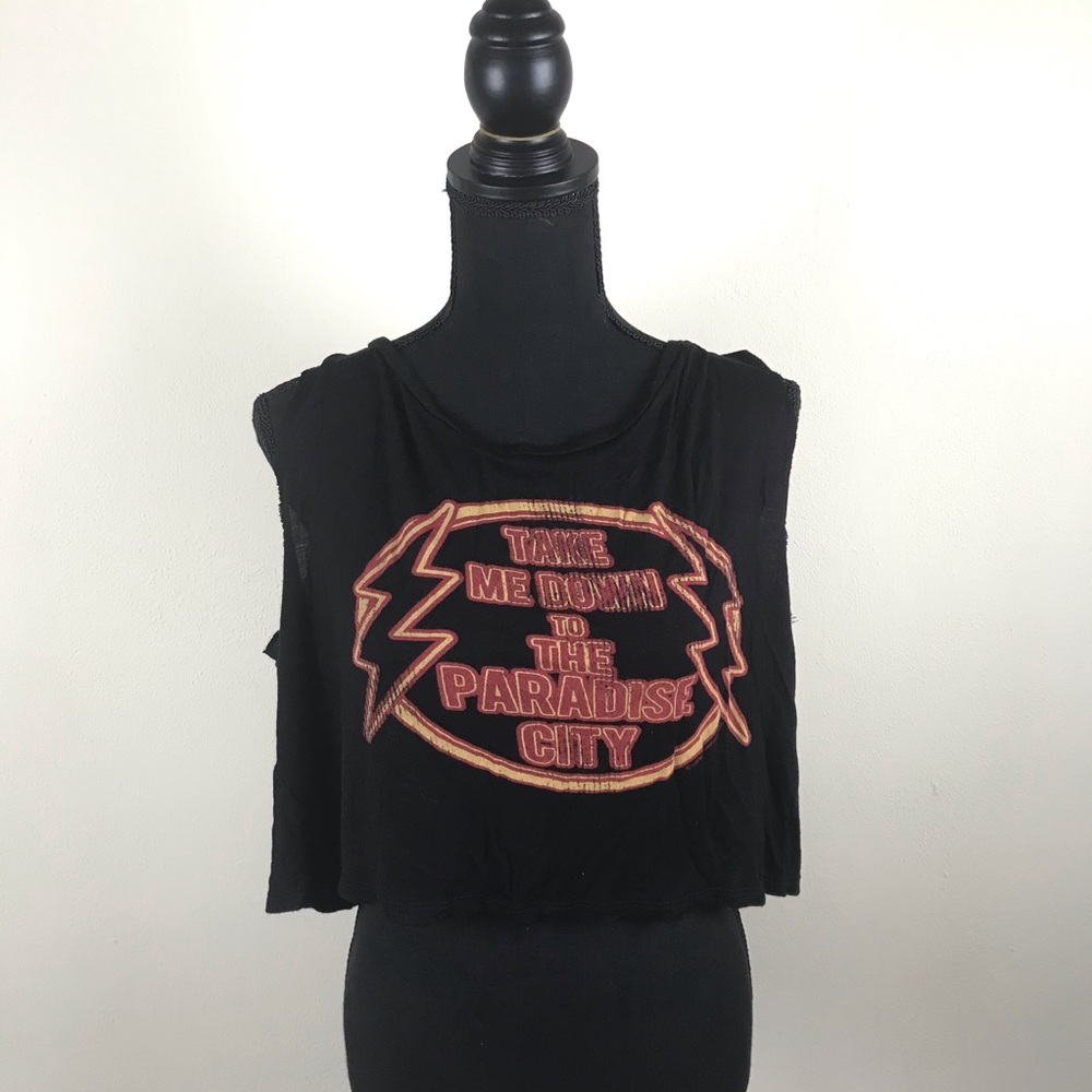 3/$15 Lords of Liverpool Guns & Roses Crop M